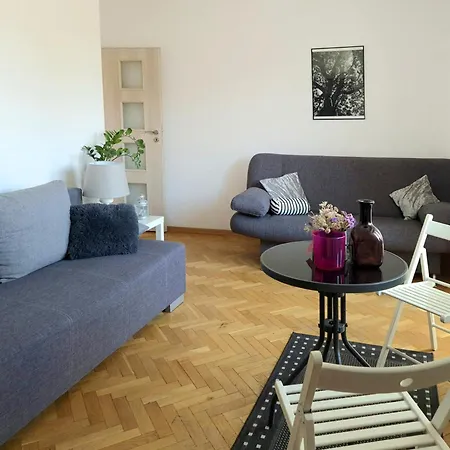 Hetmanska Spacious Apartment *